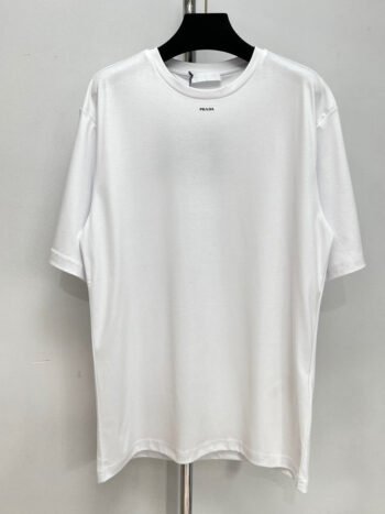 Black T-shirt - Size M