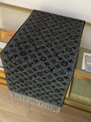 Black Scarf