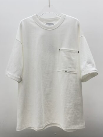 White T-shirt - Size L